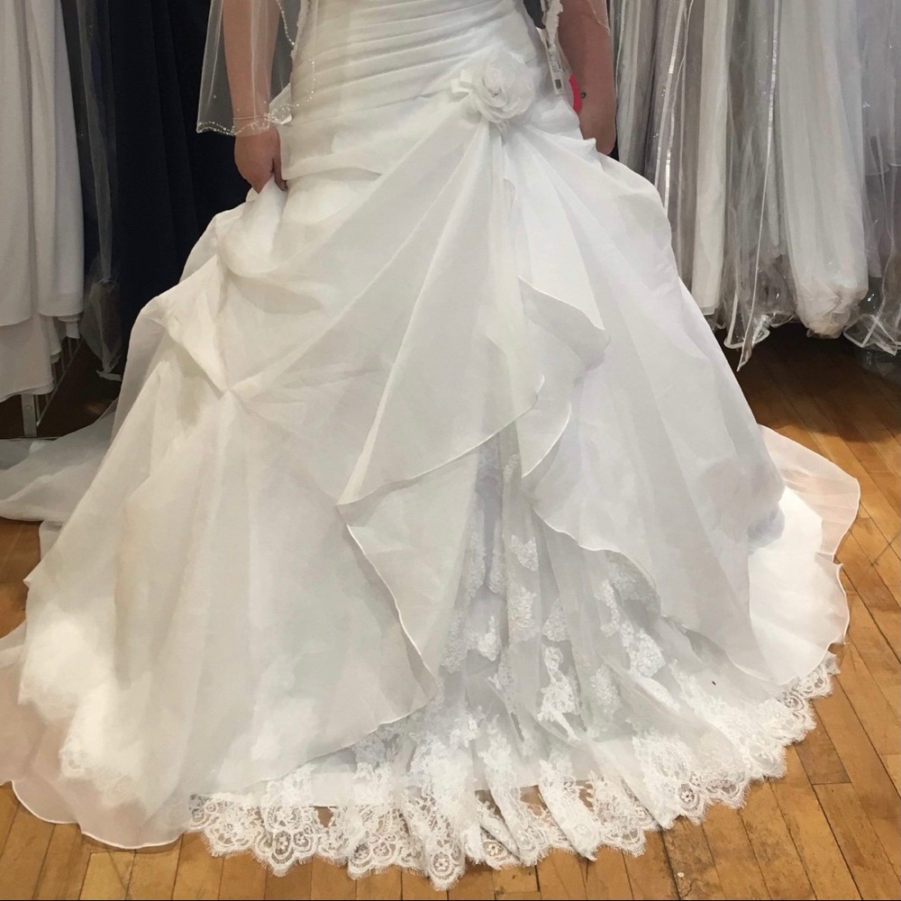 Brand new wedding dress